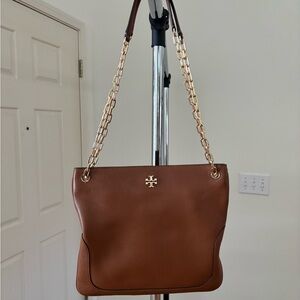 Tory Burch Marsden Crossbody Bag Leather Swingpack Chain Strap. Color, Nut.